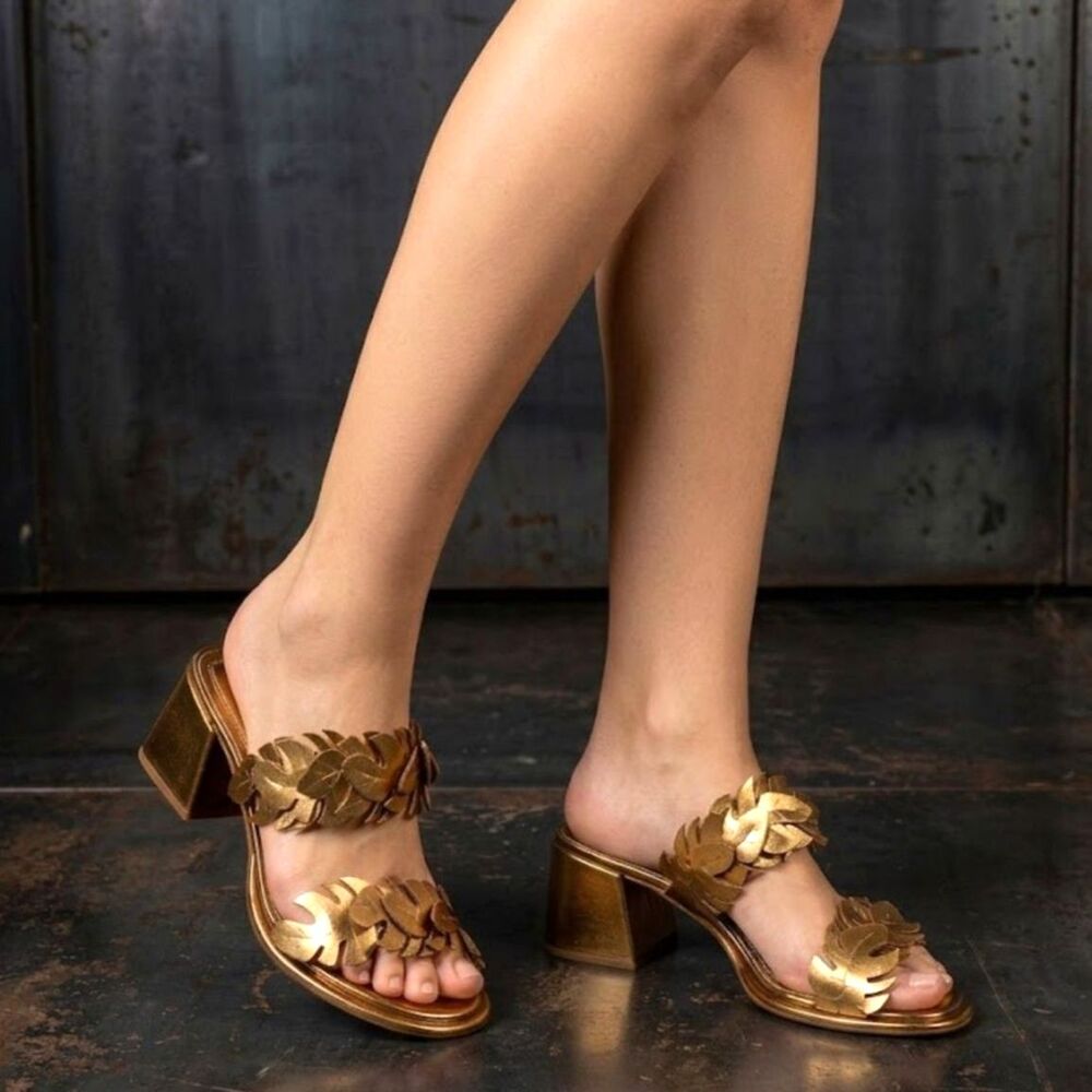 Farm Rio Slide Sandals 9 Vacation Dressy Trip Festival Resort Metallic Gold Leaf